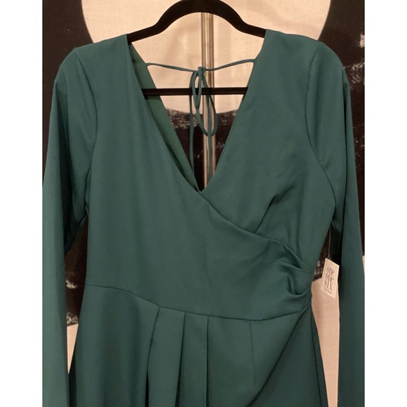 one one six MEDIUM Green Longsleeve Vneck Romper - Picture 2 of 4